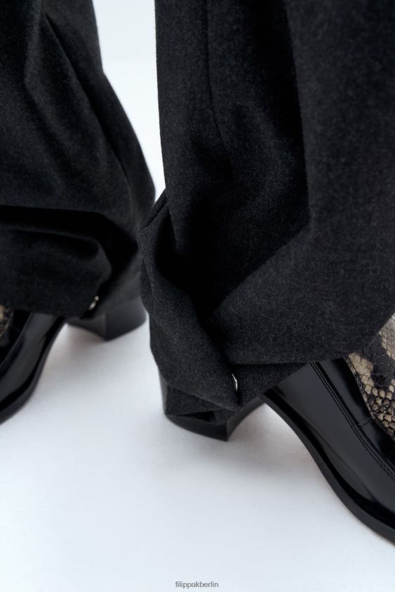 Filippa K L8HHT89 Bekleidung Anthrazit Frauen Flanell-Cargohose