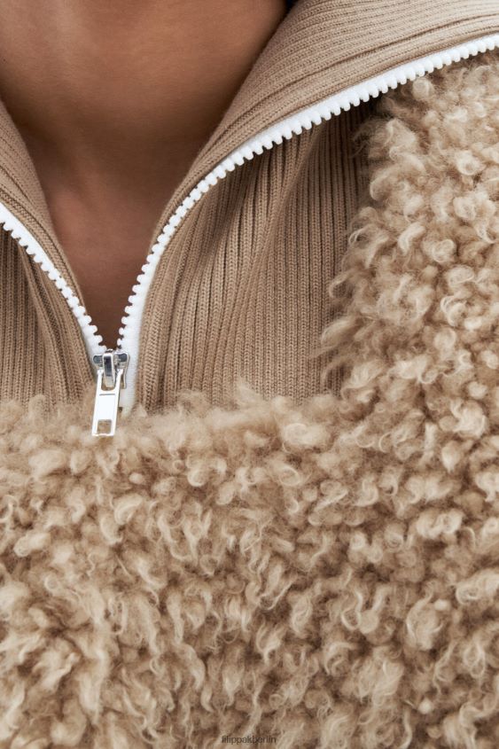 Filippa K L8HHT16 Bekleidung Sandbeige Frauen Kunstpelzjacke mit halbem Reißverschluss