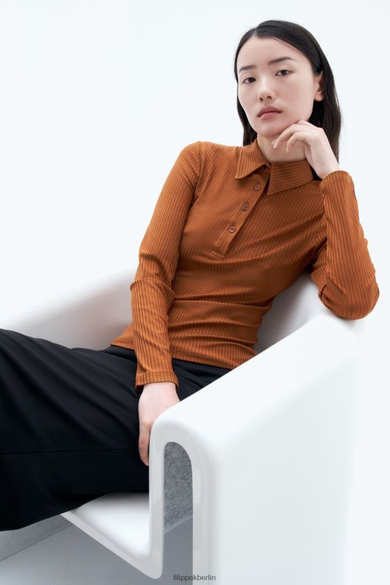 Filippa K L8HHT158 Bekleidung Kastanie Frauen Glänzendes Ripp-Polo mit Knöpfen