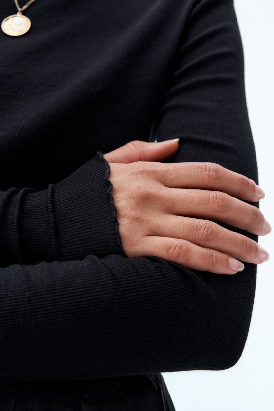 Filippa K L8HHT45 Bekleidung Schwarz Frauen Oberteil aus transparenter Wolle