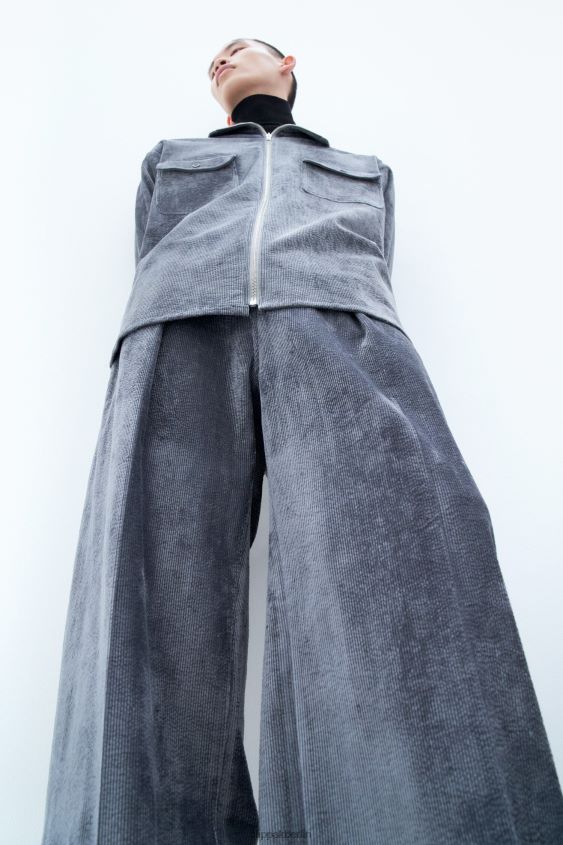 Filippa K L8HHT252 Bekleidung rauchgrün Männer Hemd mit Reißverschluss aus zerknittertem Cord