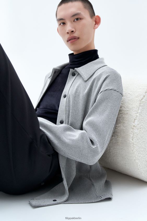 Filippa K L8HHT312 Bekleidung perlgrau/schwarz Männer Strickjacke aus schwerem Rippstrick