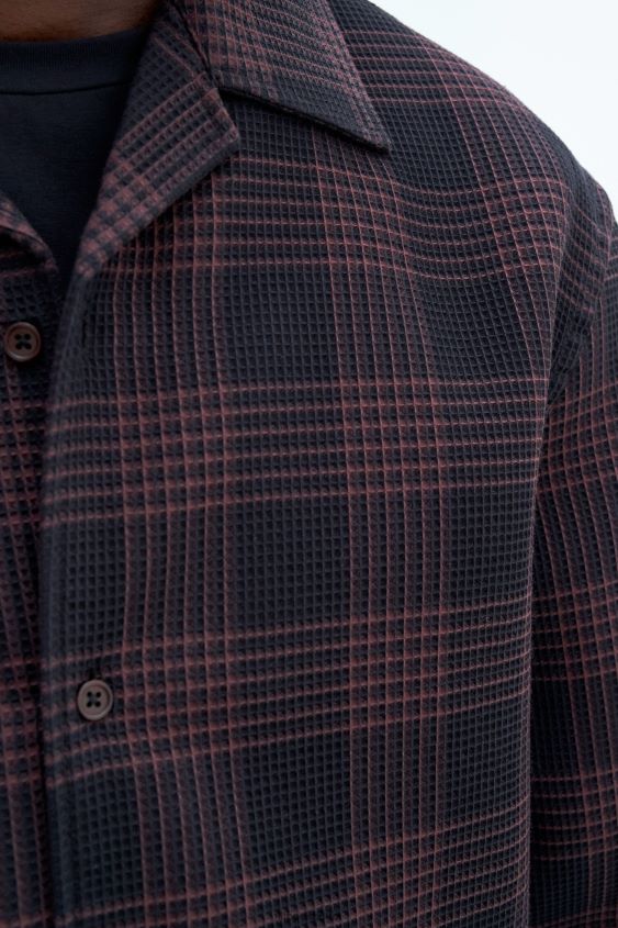Filippa K L8HHT383 Bekleidung dunkle Schokolade/schwarzes Karo Männer Waffelkariertes Resort-Hemd