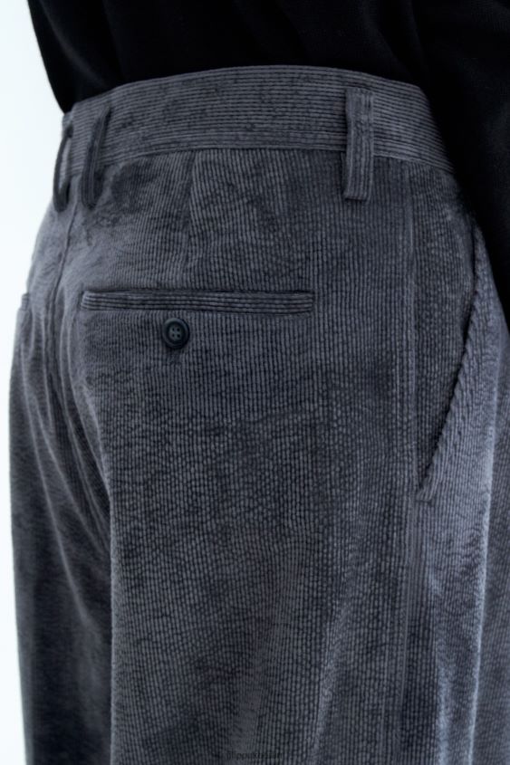 Filippa K L8HHT353 Bekleidung rauchgrün Männer Hose aus gecrashtem Cord
